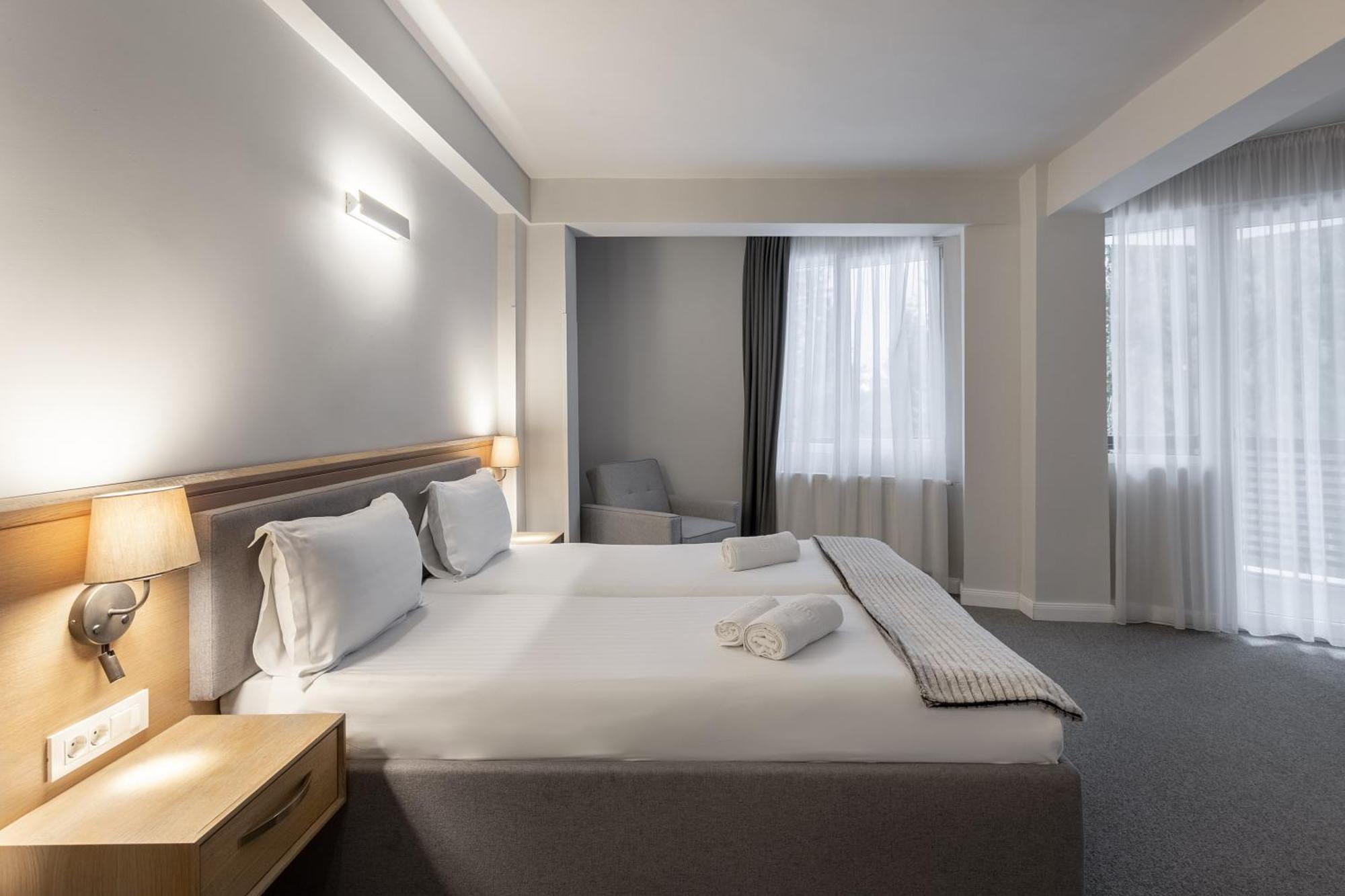 Eden 3 & Eden 4 Hotel เปรดัล ภายนอก รูปภาพ